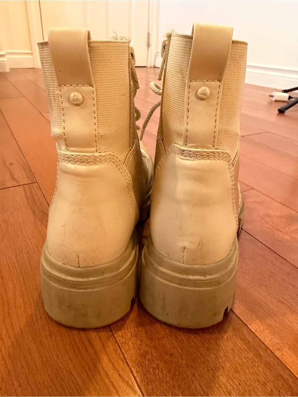 ALDO Cream Chunky Lace Up Combat Boots Size 7.5 - Picture 10 of 11
